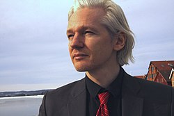 Julian Assange, presentador de “El Mundo del Mañana”