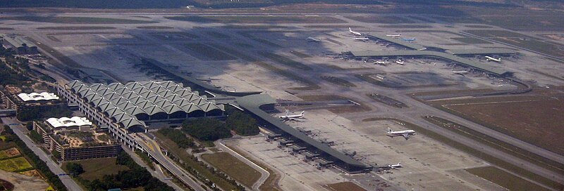 File:KLIA pier&satellite.jpg