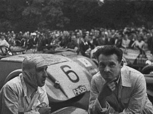 Kaiser a Kronberger (zleva) před startem závodu. Zvítězili na Jawě 750 (st. č. 75) v třídě do 750 ccm