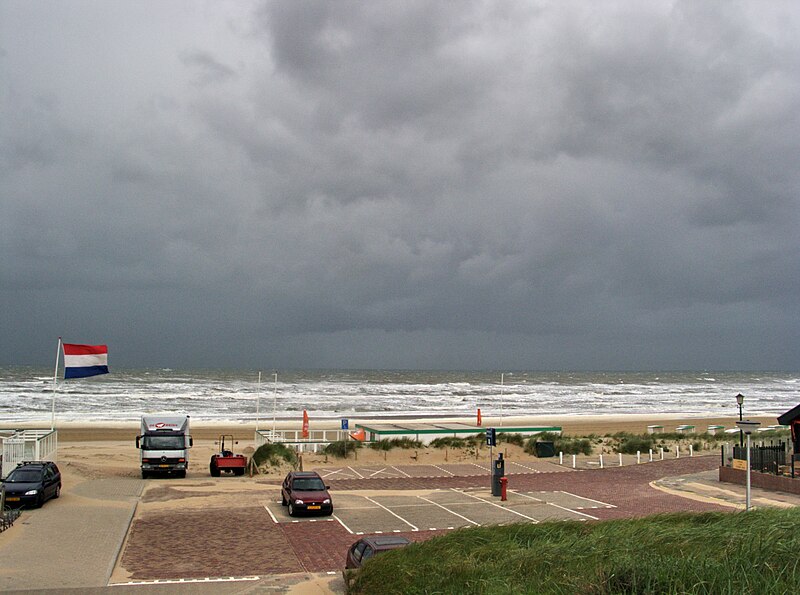 File:Katwijk (8232032768).jpg