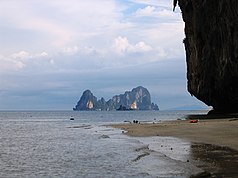 Blick auf Koh Phetra von Koh Lao Liang Nuea