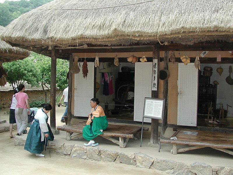File:Korean.Folk.Village-Minsokchon-05.jpg