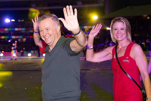 Keneally with Anthony Albanese at the Sydney Gay and Lesbian Mardi Gras in 2021