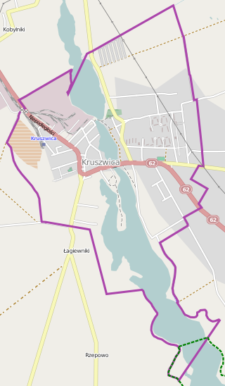 Mapa konturowa Kruszwicy, blisko centrum na lewo znajduje się punkt z opisem „Kościół św. Teresy od Dzieciątka Jezus w Kruszwicy”