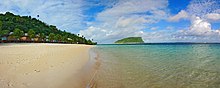 Lalomanu Beach mit der Insel Nuʻutele im Hintergrund.