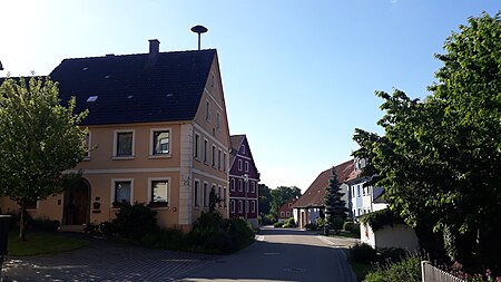 Langensteinbach, links Nr. 10