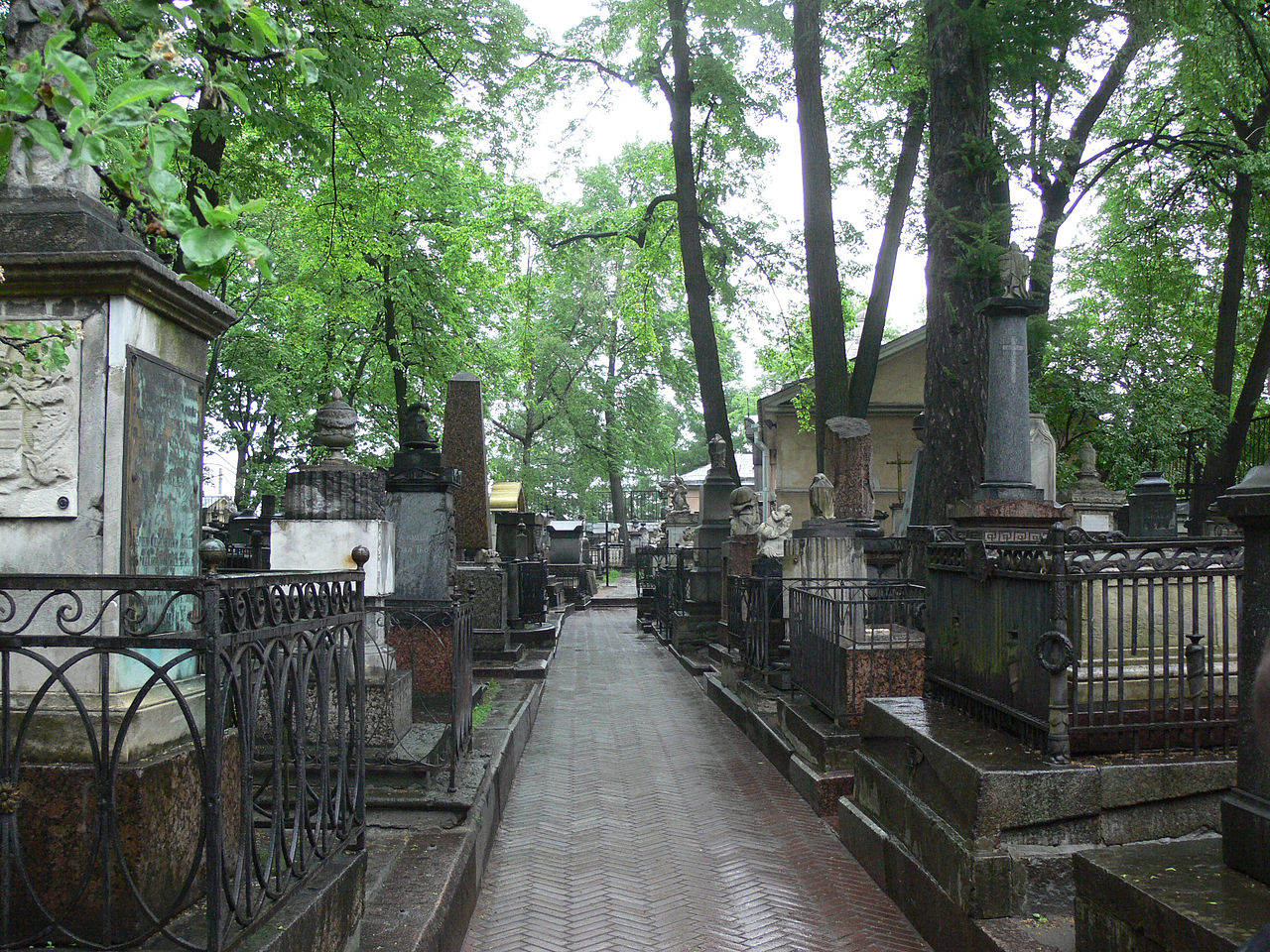 Александро-Невская Лавра Лазаревское кладбище