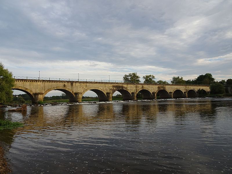 File:Le pont-canal de Digoin (71160) - Face Ouest.jpg