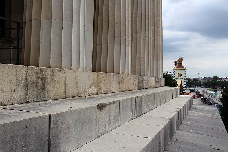 File:München - Ruhmeshalle.jpg