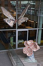 Maastricht - Avenue Ceramique - Vlinder en Bloem door Ine van Helfteren 1999 20120303.jpg