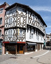 Maison à colombages du XVe siècle, place des Minimes.