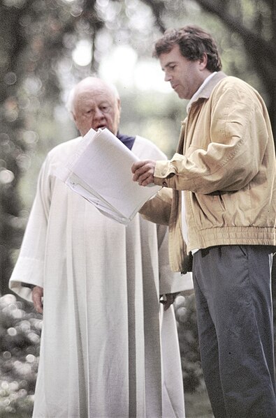 File:Making of ILLUSION INFINITY, director Roger Steinmann with Mickey Rooney 01.jpg