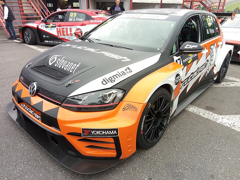 File:Martin Ryba TCR Volkswagen Golf.jpg