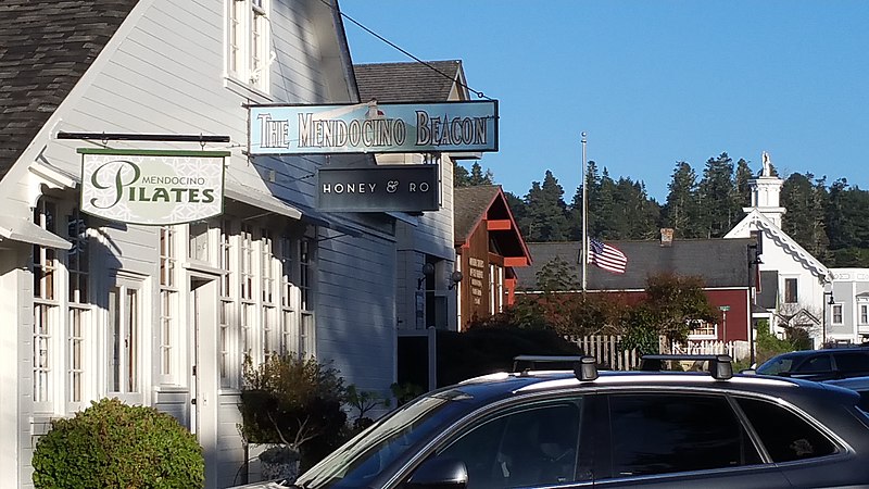 File:Mendocino Beacon Building.jpg