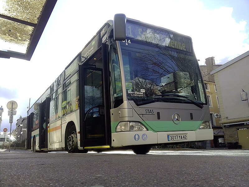 File:Mercedes Benz Citaro Mk.1, n°314 au terminus de la ligne 11 (Montplaisir-Square Violette).jpg