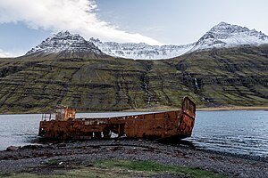 Schiffswrack im Mjóifjörður