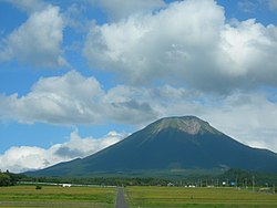 Mt Daisen Full View.jpg