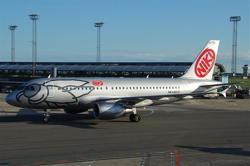 File:Niki Airbus A319; OE-LEK@CPH;04.06.2010 575bz (4688833316).jpg