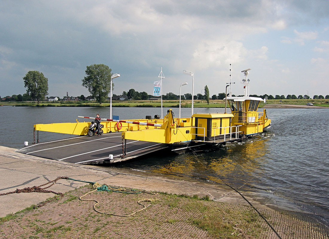 Oijen Ferry