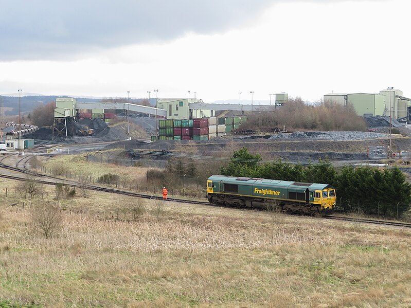 File:Onllwyn washery - geograph.org.uk - 5717307.jpg