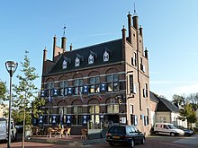 Het nog bestaande voormalige gemeentehuis van Zuidhorn