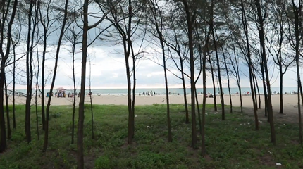 Padinjarekara Azhimukham Beach 5.png