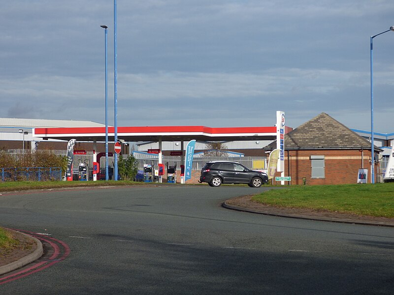 File:Patent Drive, Wednesbury - Esso petrol station (37641192365).jpg