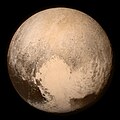 Pluto soos op 13 Julie 2015 gesien deur New Horizons.