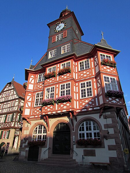 File:Rathaus von Heppenheim (Hessen).JPG