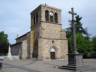 St.Etienne-le-Molard (Loire, Fr), église et monument aux morts.JPG