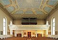 Deutsch: Blick vom Altar in die Kirche mit der gemalten Decke