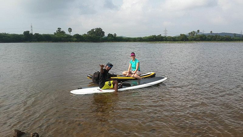 File:Stand up Paddling - chengalpattu - Kumaran.jpg