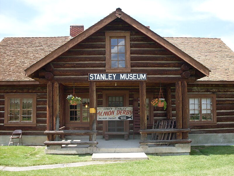 File:StanleyMuse.jpg