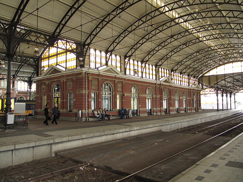 File:Station Den Haag HS - RM407996 Den Haag - Perrongebouw A.jpg