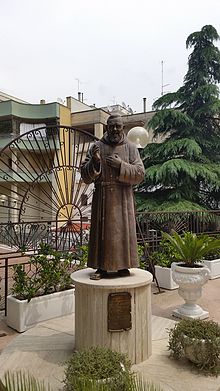 Statua di Padre Pio a Montescaglioso