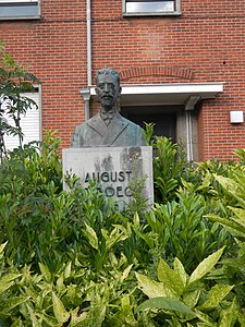 Statua in onore di August de Boeck.JPG