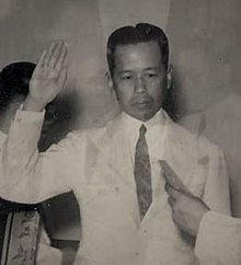 Chief Justice Jose Abad Santos, Japanese considered him as Acting President and executed him for refusing to collaborate. Swearing of Jose Abad Santos (cropped).jpg