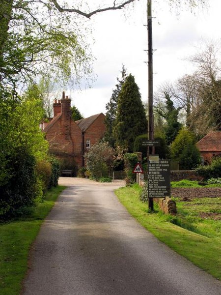 File:The Old Mill outside Aldermaston - geograph.org.uk - 3394.jpg