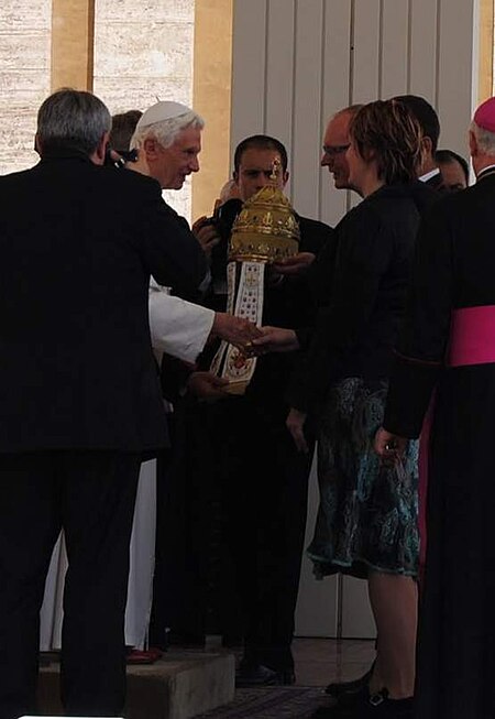 Tiara Benedict XVI 2