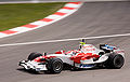 Timo Glock provant el monoplaça al Circuit de Catalunya (2008)