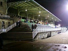 Vue de la tribune du stade principal du parc des sports de Marville.