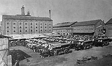 Tuborg in the 1900s. Arrangement of beer wagons at Tuborg, photographed at the 25th anniversary in 1900. Tuborg 1 Hver8Dag 1900.jpg