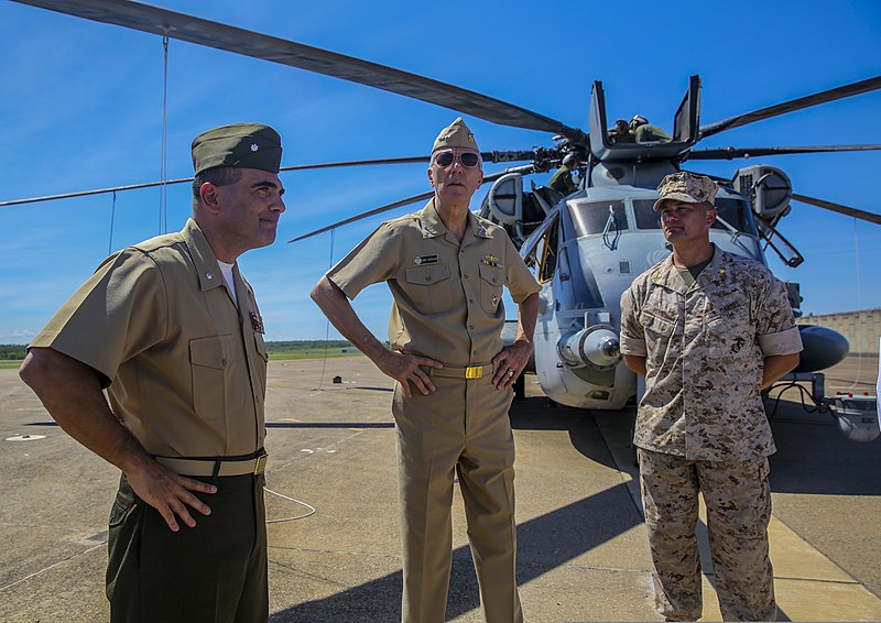 File:U.S. Navy Adm. Samuel J. Locklear, center, the commander of U.S. Pacific Command; U.S. Marine Corps Lt. Col. Matthew Puglisi, left, the officer in charge of Marine Rotational Force-Darwin (MRF-D); and Maj 140416-M-SE196-003.jpg
