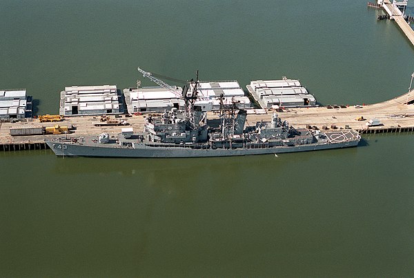 USS Dahlgren at Naval Weapons Station Yorktown in 1990