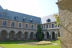 Valloires cloître.JPG