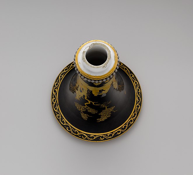 File:Vase (vase chinois) (one of a pair) MET DP156530.jpg