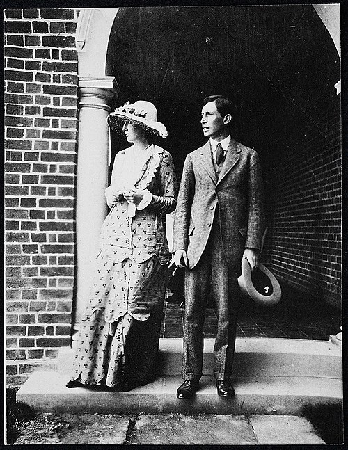 Leonard Woolf and his wife Virginia Woolf in 1912