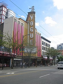 Le Vogue Theatre (en) sur Granville Street (en).