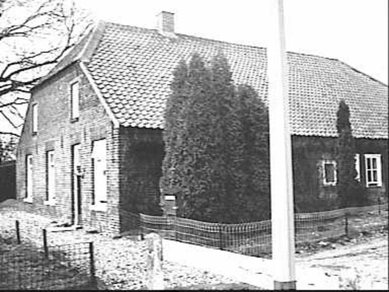 File:Voor- en zijgevel - Gennep - 20489954 - RCE.jpg