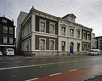 Voorgevel school met een gepleisterd middenrisaliet - Delft - 20389717 - RCE